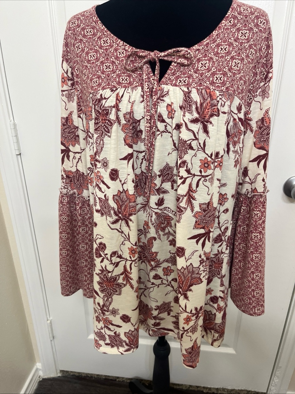 Avenue Floral Boho Tie-Neck Peasant Blouse in Cream and Rust